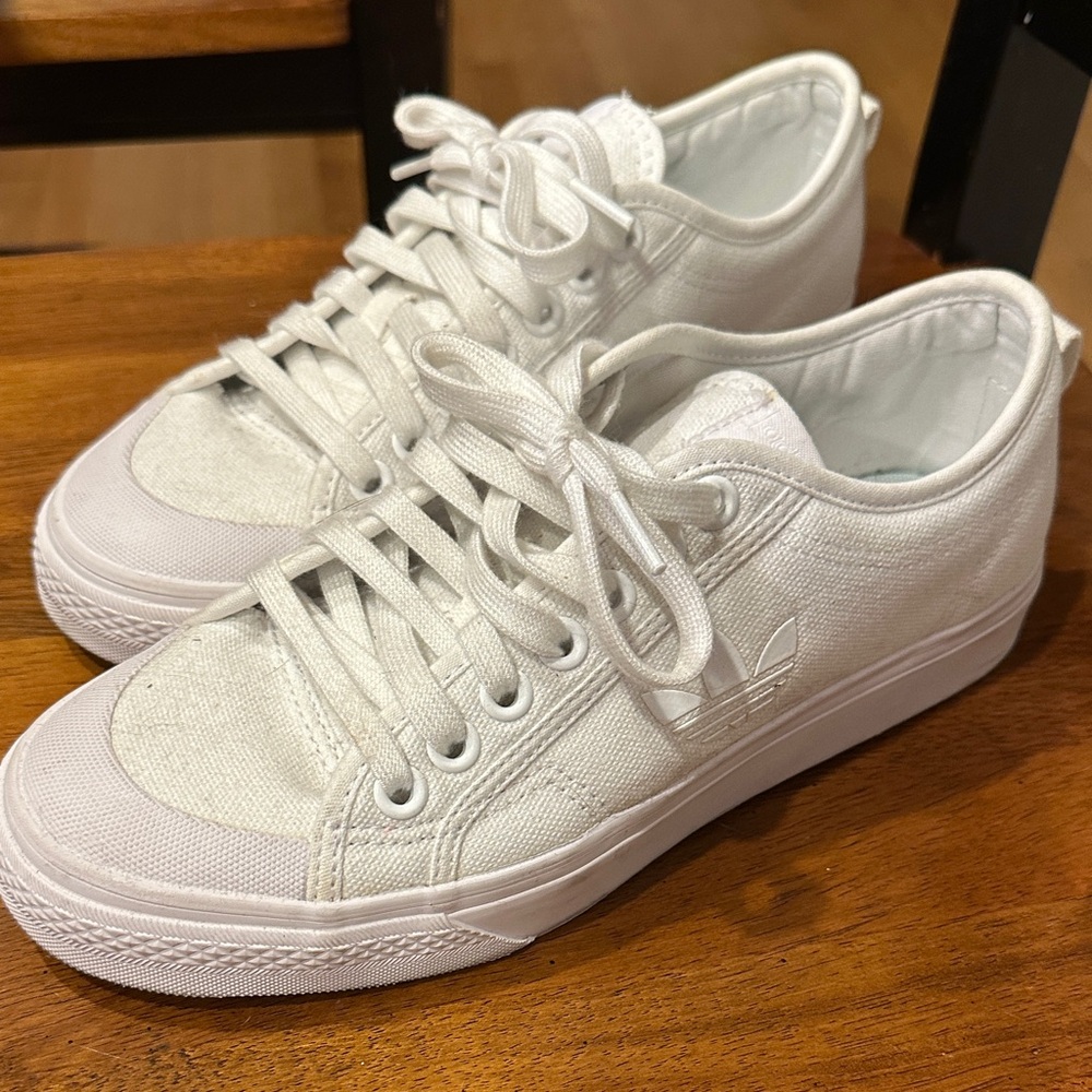 Adidas Women's nizza sneakers 8.5